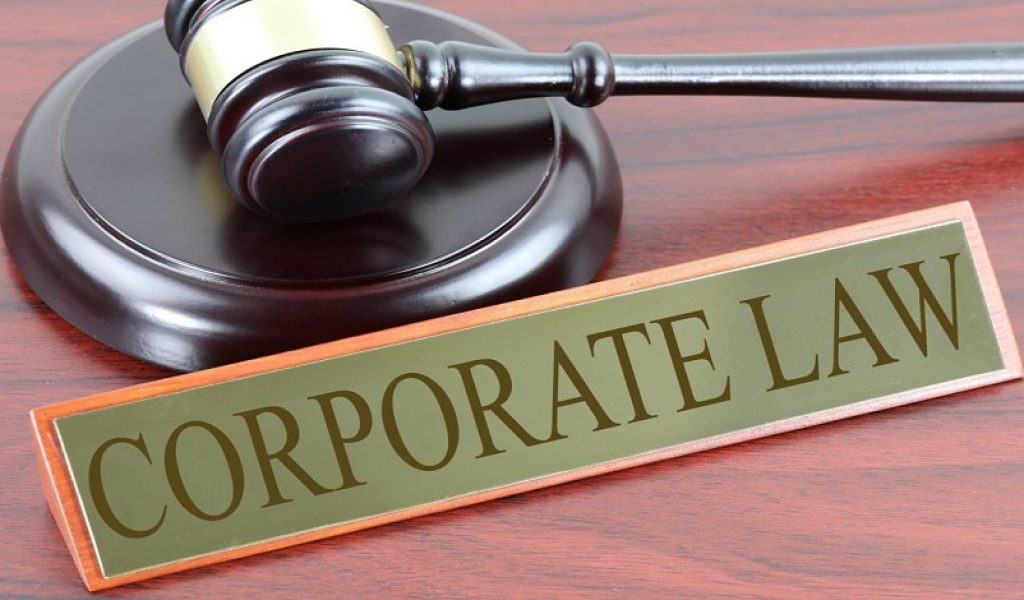 QUALITIES TO LOOK FOR IN A CORPORATE LAWYER